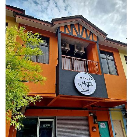 Shoplot Hostel Pangkor Кампонг-Пасир-Богак Экстерьер фото