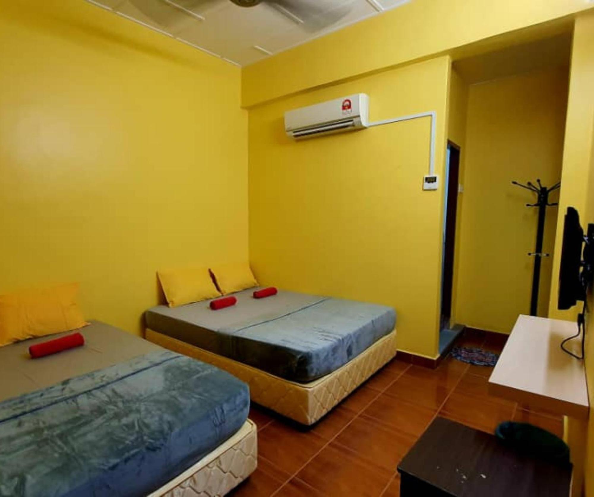 Shoplot Hostel Pangkor Кампонг-Пасир-Богак Экстерьер фото