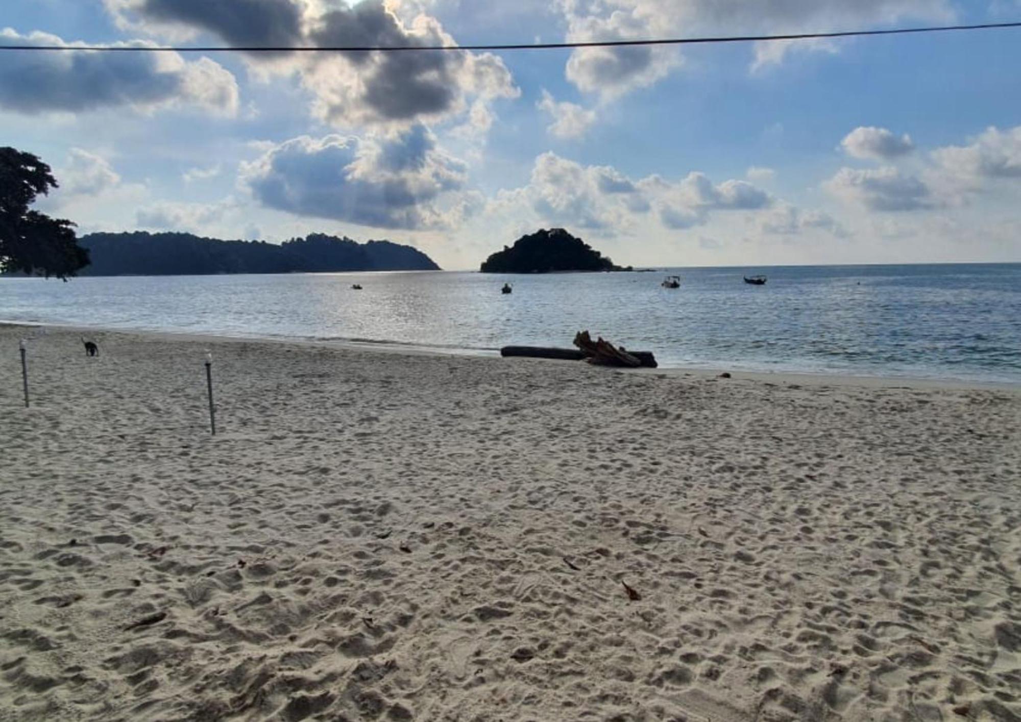 Shoplot Hostel Pangkor Кампонг-Пасир-Богак Экстерьер фото
